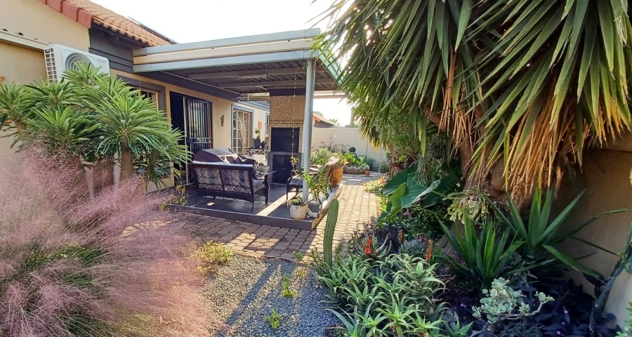 2 Bedroom Property for Sale in Annlin Gauteng