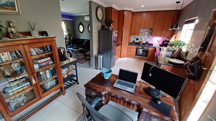2 Bedroom Property for Sale in Annlin Gauteng