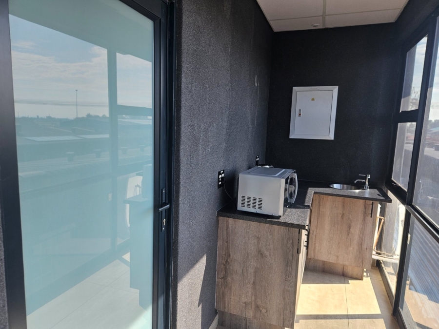  Bedroom Property for Sale in Alrode Gauteng