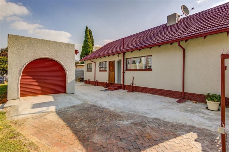 3 Bedroom Property for Sale in Esther Park Gauteng