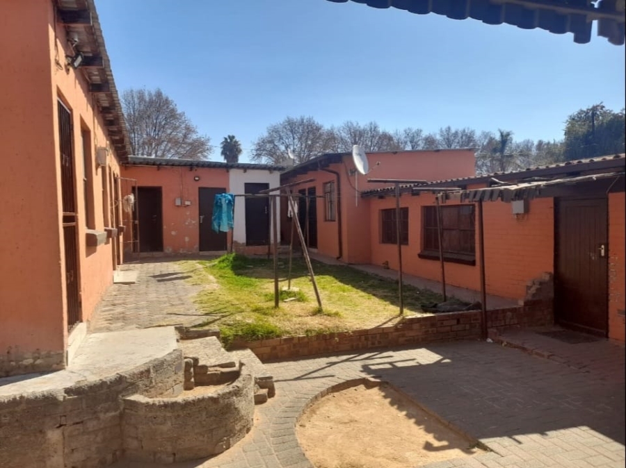 5 Bedroom Property for Sale in Rosettenville Gauteng