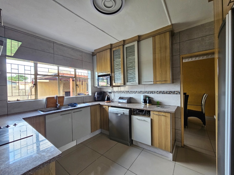 3 Bedroom Property for Sale in Vanderbijlpark CW 4 Gauteng