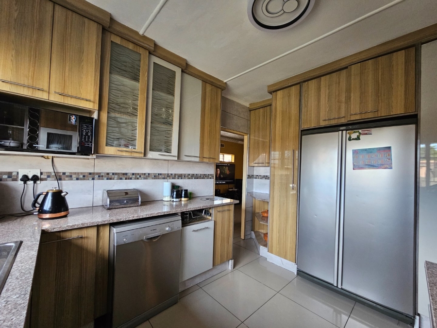 3 Bedroom Property for Sale in Vanderbijlpark CW 4 Gauteng