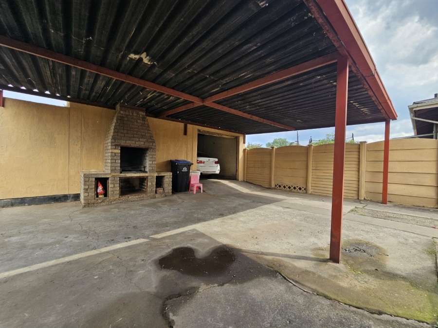 3 Bedroom Property for Sale in Vanderbijlpark CW 4 Gauteng