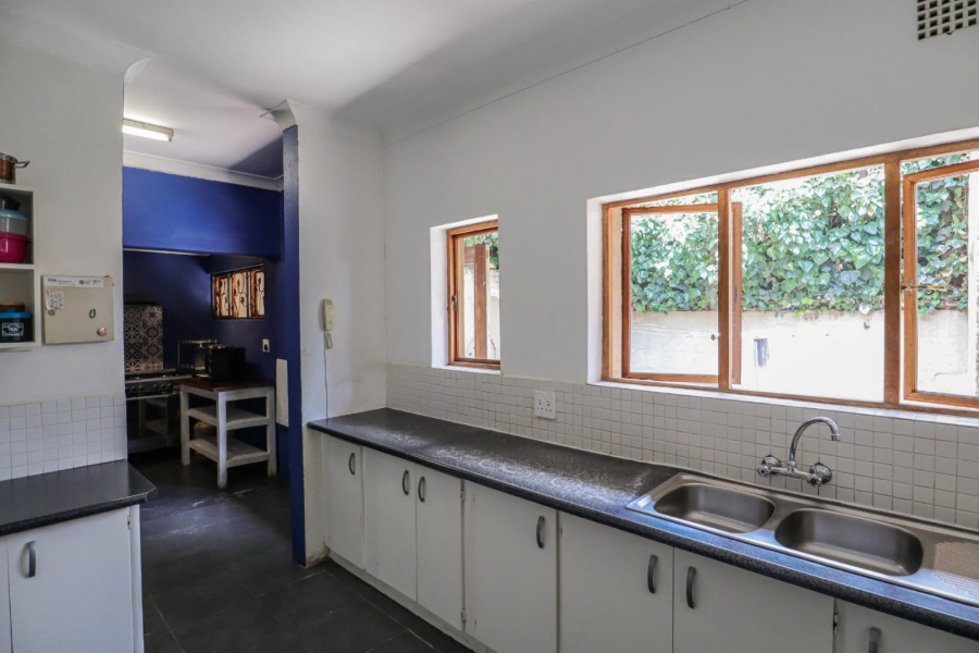 7 Bedroom Property for Sale in Rosebank Gauteng