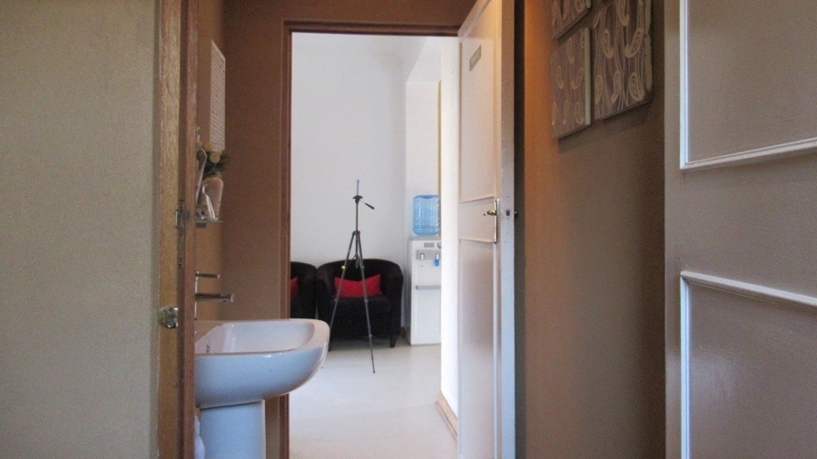 7 Bedroom Property for Sale in Rosebank Gauteng