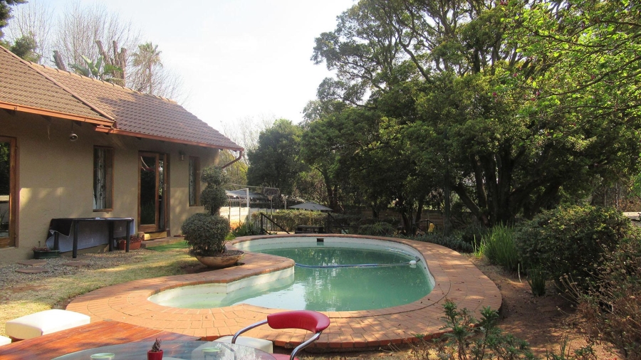 7 Bedroom Property for Sale in Rosebank Gauteng
