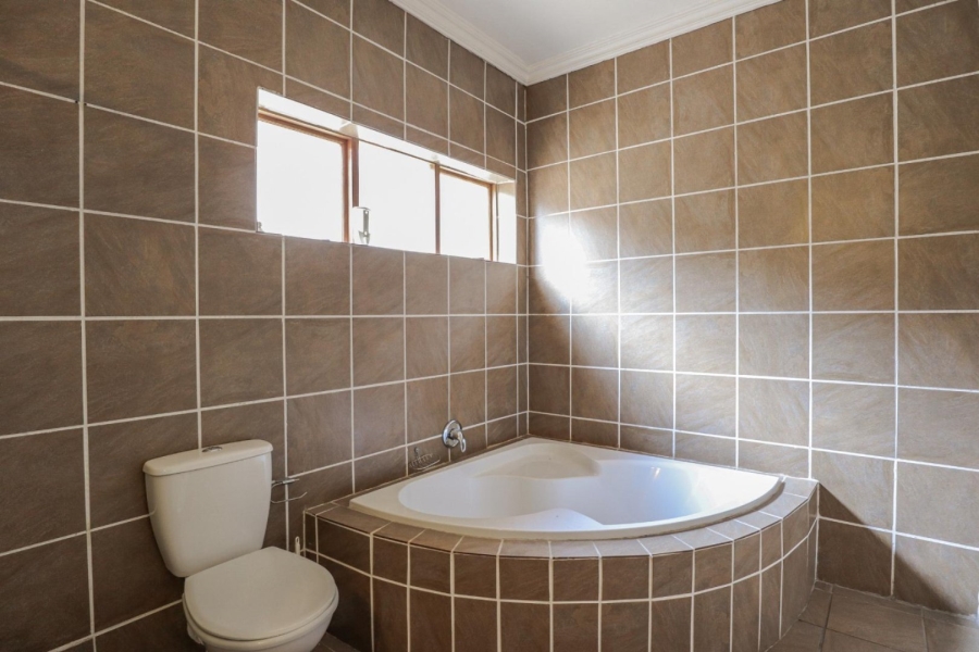 7 Bedroom Property for Sale in Rosebank Gauteng