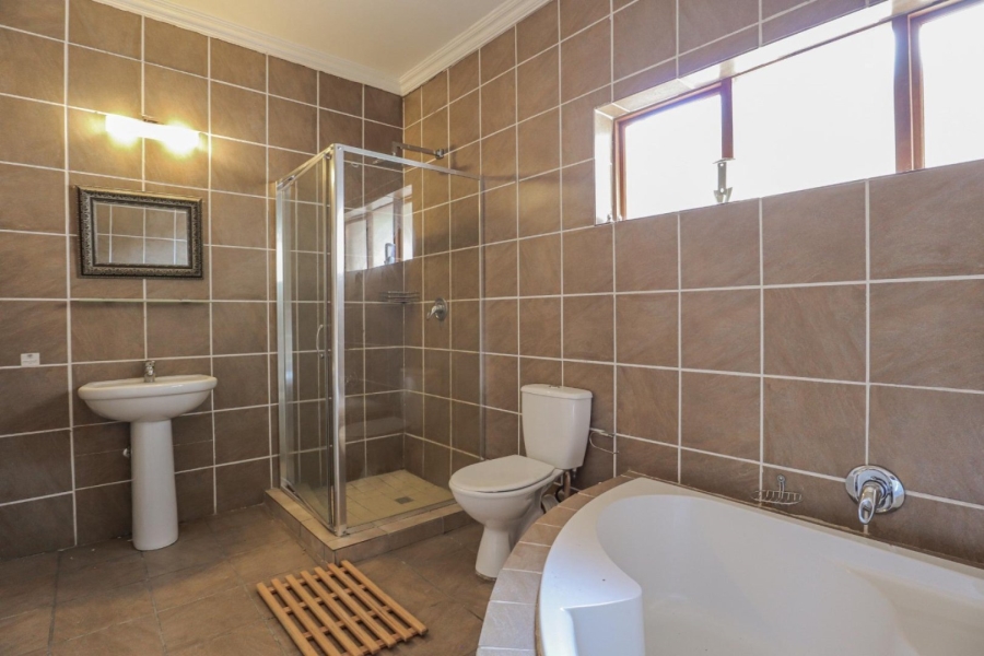 7 Bedroom Property for Sale in Rosebank Gauteng
