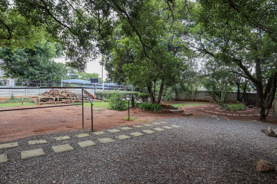 7 Bedroom Property for Sale in Rosebank Gauteng
