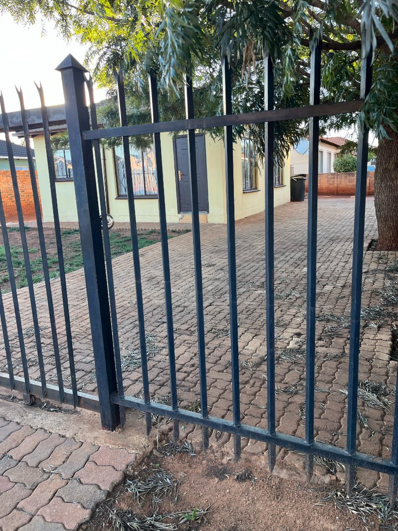 To Let 2 Bedroom Property for Rent in The Orchards Gauteng