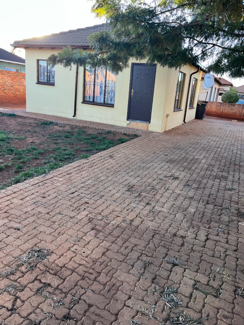 To Let 2 Bedroom Property for Rent in The Orchards Gauteng