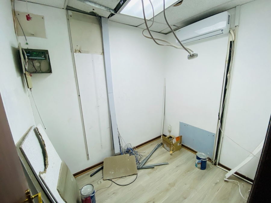 To Let commercial Property for Rent in Vorna Valley Gauteng