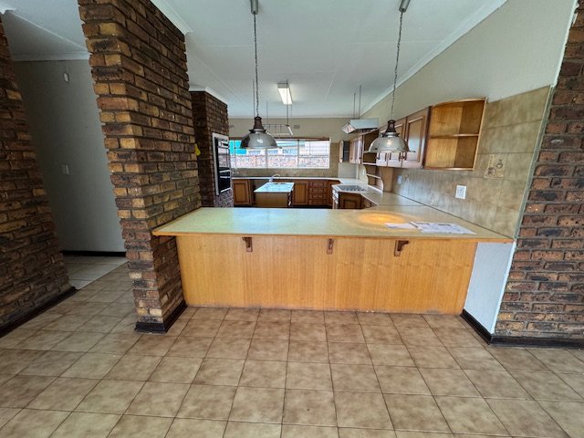 4 Bedroom Property for Sale in Edleen Gauteng