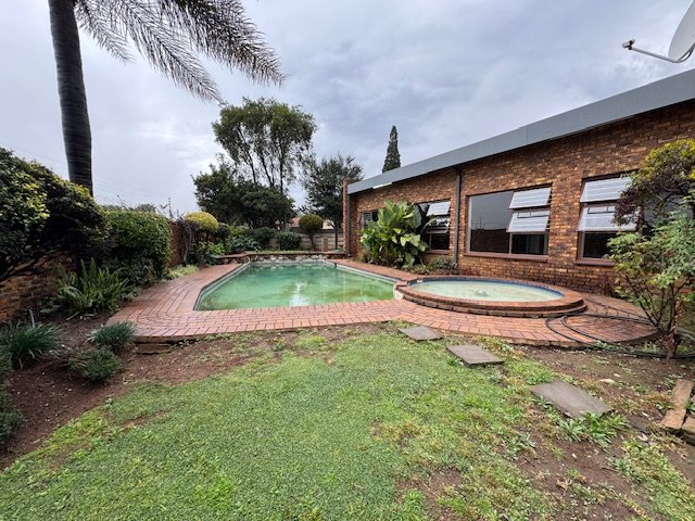 4 Bedroom Property for Sale in Edleen Gauteng
