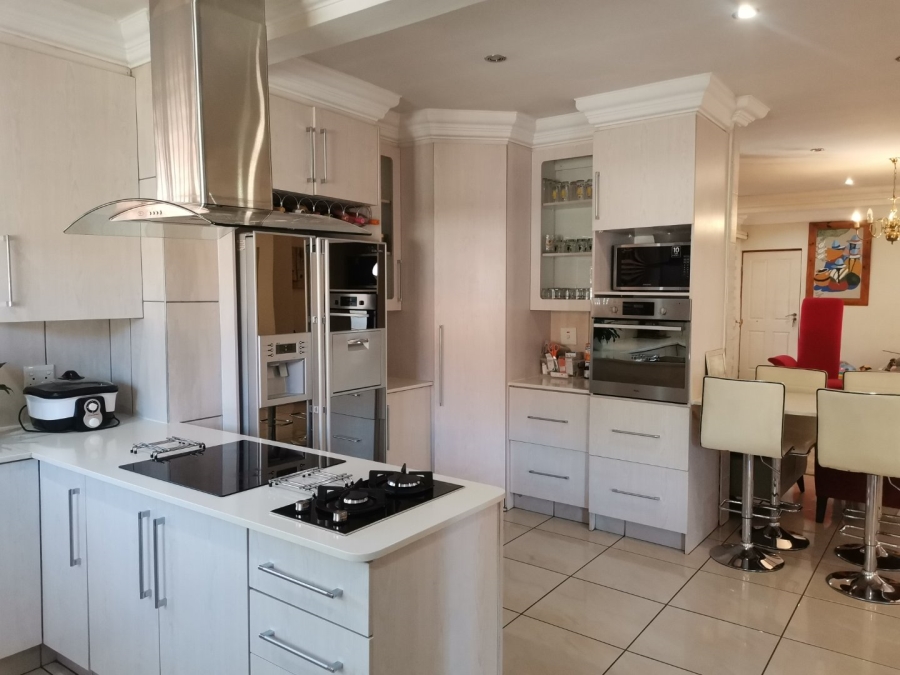 4 Bedroom Property for Sale in Dorandia Gauteng