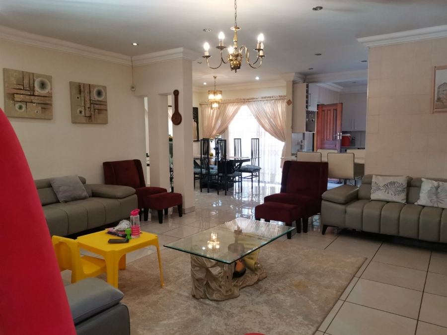 4 Bedroom Property for Sale in Dorandia Gauteng