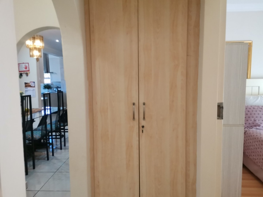 4 Bedroom Property for Sale in Dorandia Gauteng