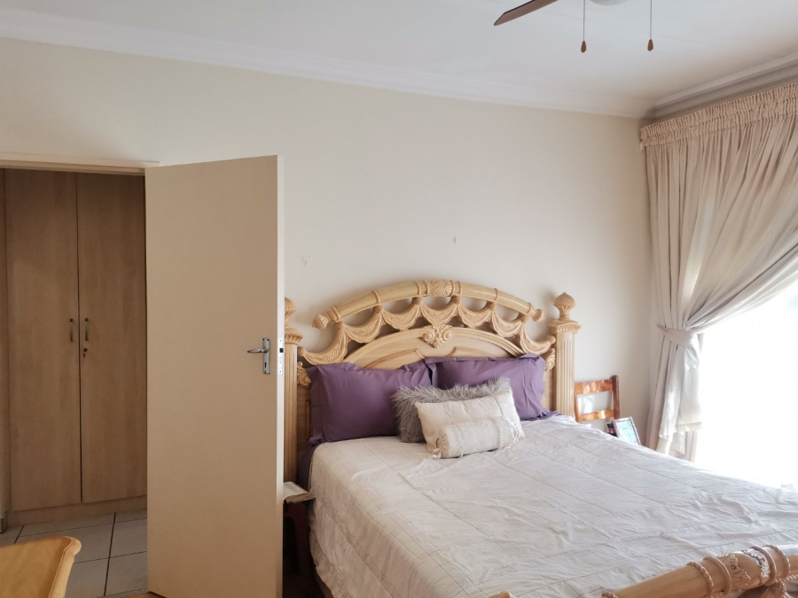 4 Bedroom Property for Sale in Dorandia Gauteng