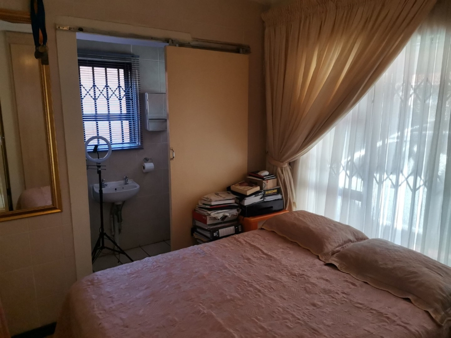 4 Bedroom Property for Sale in Dorandia Gauteng
