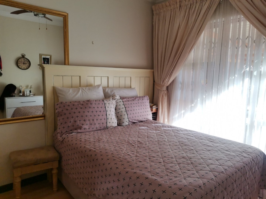 4 Bedroom Property for Sale in Dorandia Gauteng
