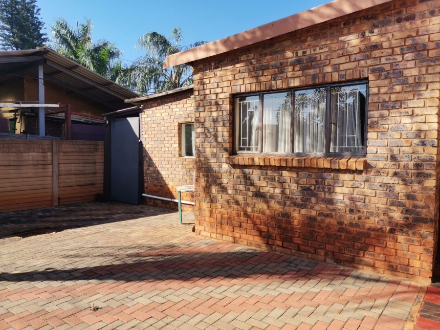 4 Bedroom Property for Sale in Dorandia Gauteng