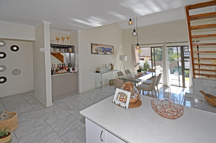 2 Bedroom Property for Sale in Broadacres Gauteng