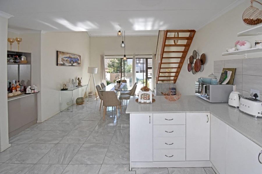 2 Bedroom Property for Sale in Broadacres Gauteng