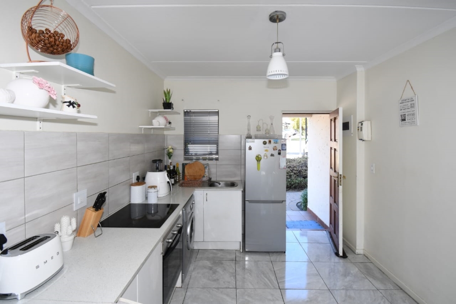 2 Bedroom Property for Sale in Broadacres Gauteng