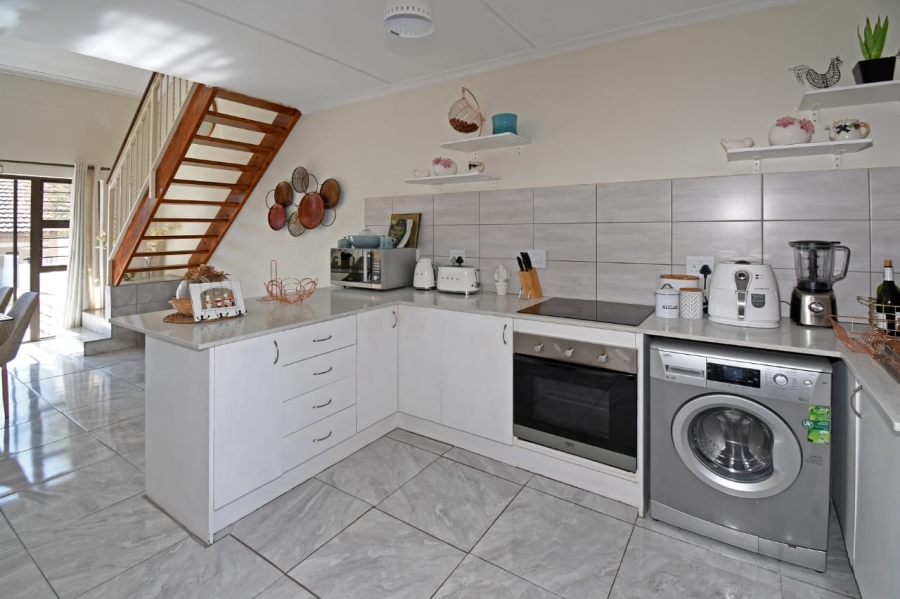 2 Bedroom Property for Sale in Broadacres Gauteng