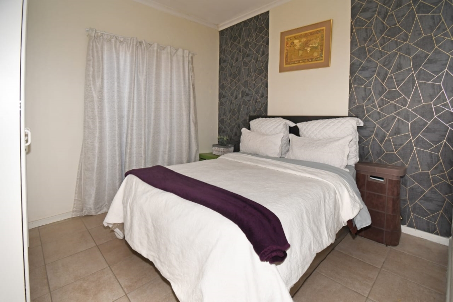 2 Bedroom Property for Sale in Broadacres Gauteng