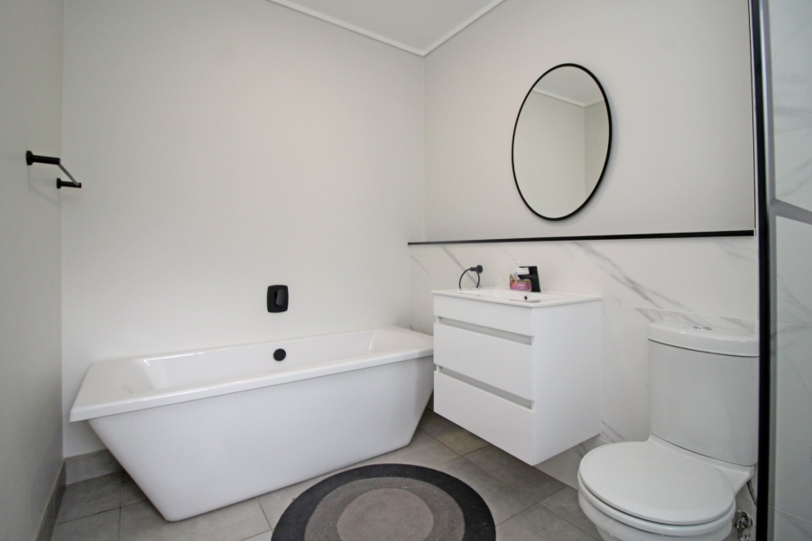 To Let 4 Bedroom Property for Rent in Waterfall Gauteng
