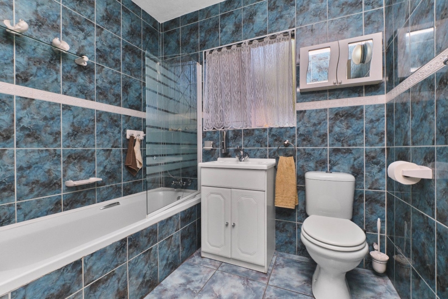 3 Bedroom Property for Sale in Wilro Park Gauteng