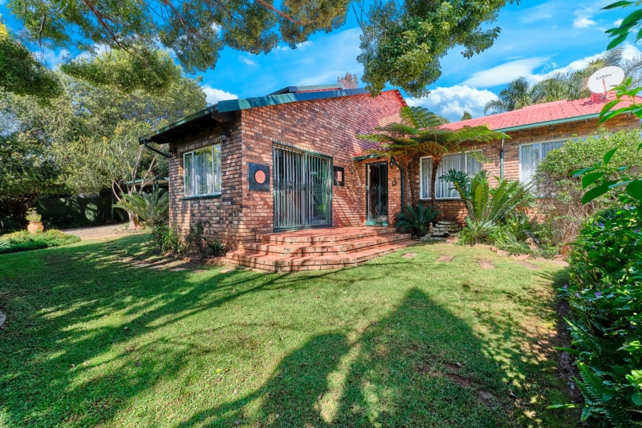 3 Bedroom Property for Sale in Wilro Park Gauteng