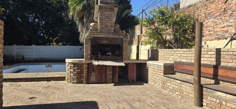 5 Bedroom Property for Sale in Elardus Park Gauteng
