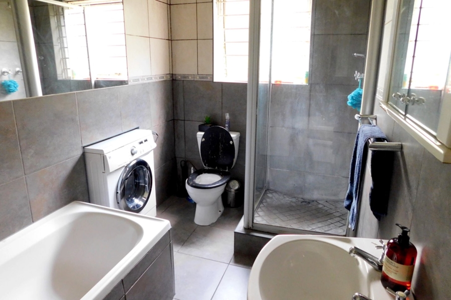 To Let 2 Bedroom Property for Rent in Montgomery Park Gauteng