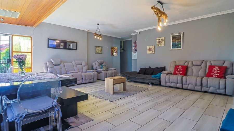 4 Bedroom Property for Sale in Rewlatch Gauteng