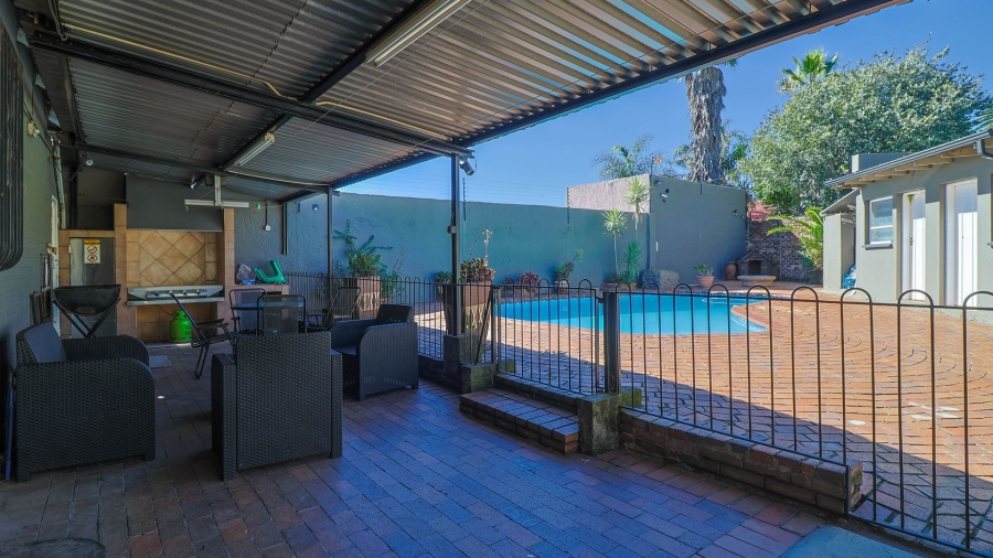 4 Bedroom Property for Sale in Rewlatch Gauteng
