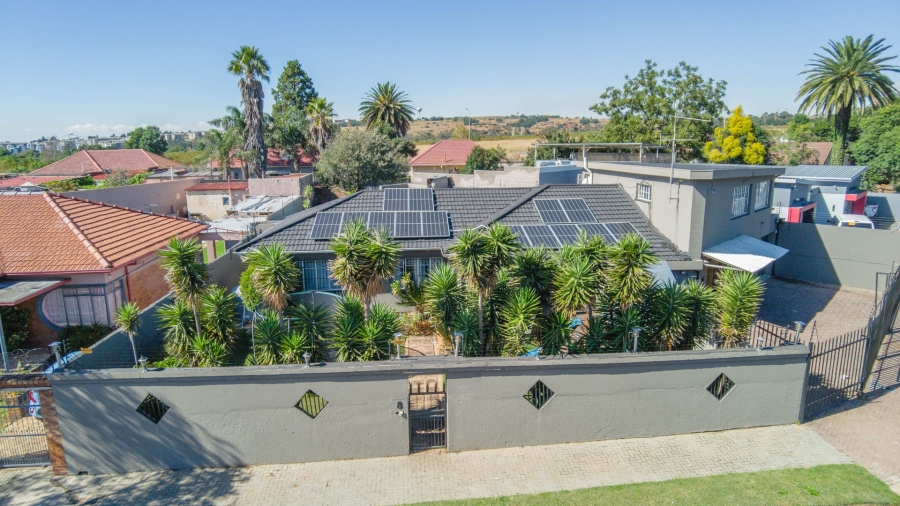 4 Bedroom Property for Sale in Rewlatch Gauteng