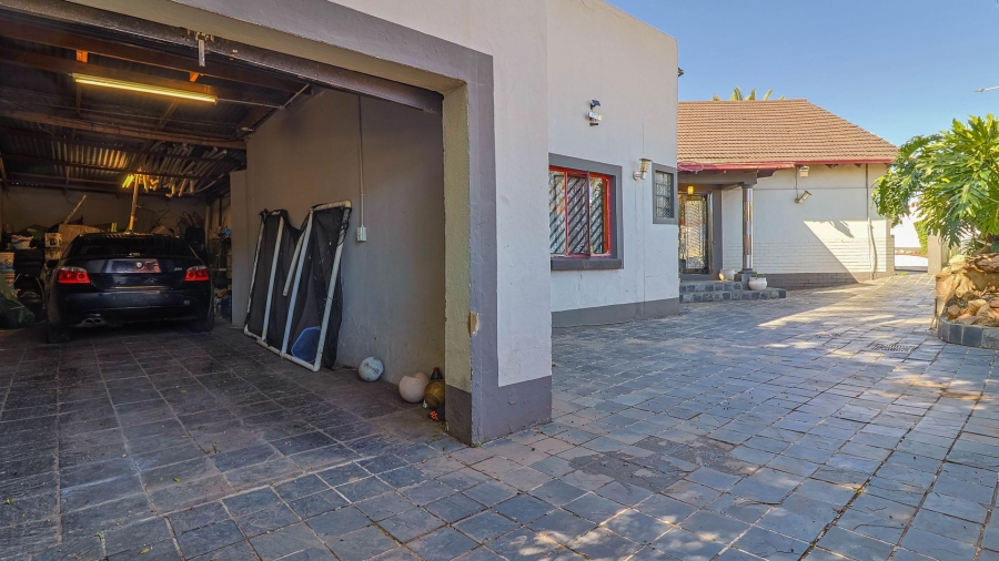 4 Bedroom Property for Sale in Rewlatch Gauteng