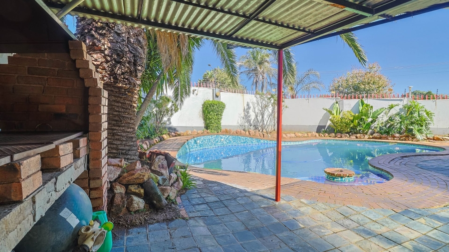 4 Bedroom Property for Sale in Rewlatch Gauteng