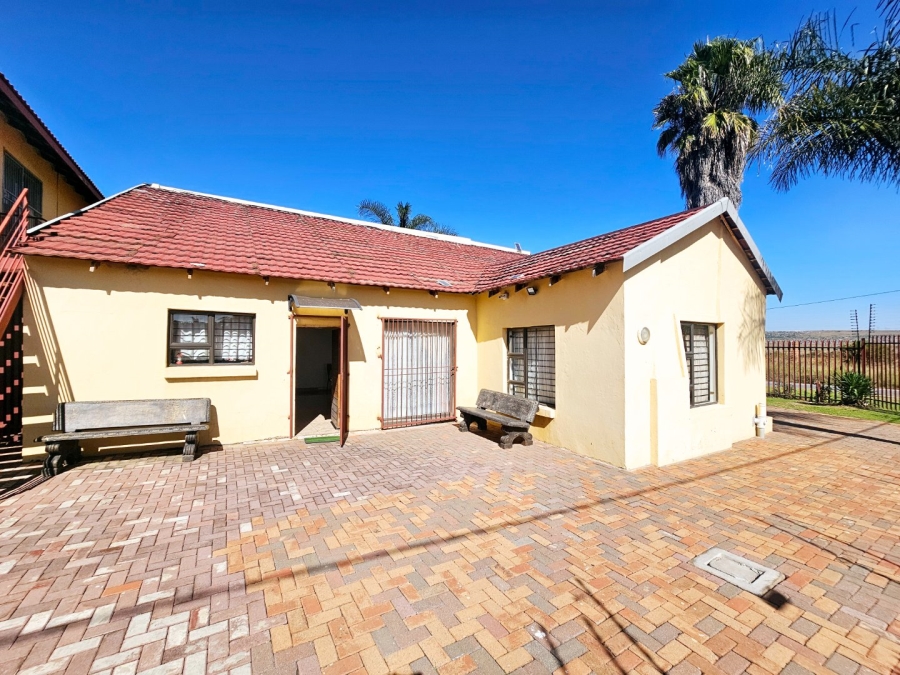 To Let 3 Bedroom Property for Rent in Erasmia Gauteng