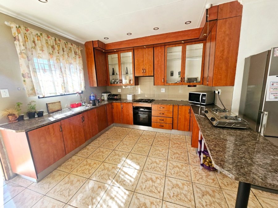To Let 3 Bedroom Property for Rent in Erasmia Gauteng