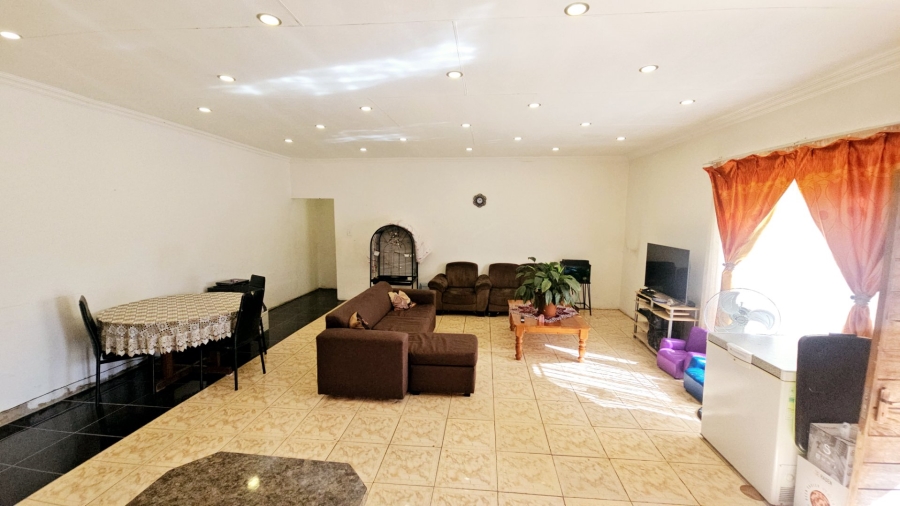 To Let 3 Bedroom Property for Rent in Erasmia Gauteng