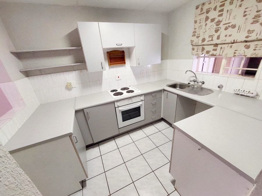 2 Bedroom Property for Sale in Magalieskruin Gauteng