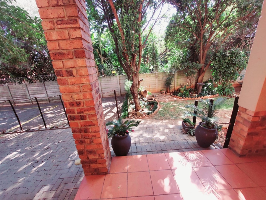 2 Bedroom Property for Sale in Magalieskruin Gauteng