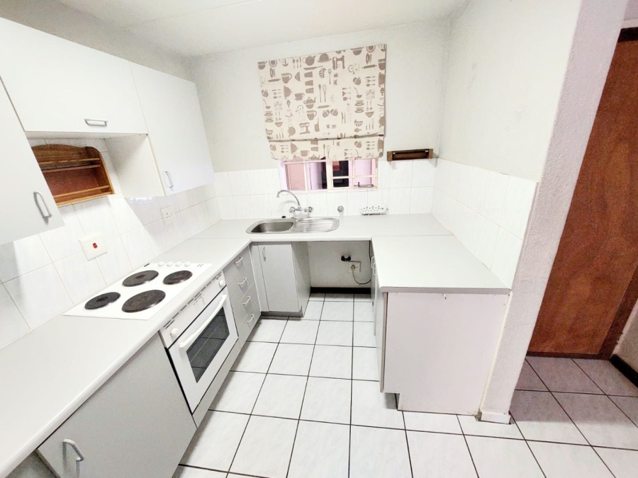 2 Bedroom Property for Sale in Magalieskruin Gauteng