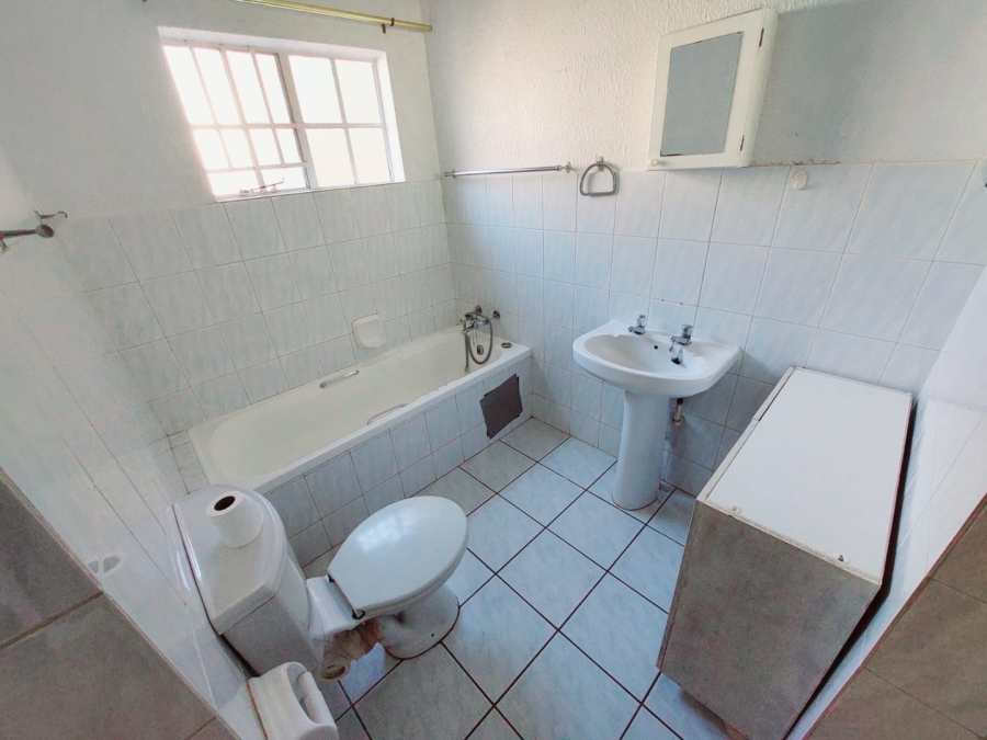2 Bedroom Property for Sale in Magalieskruin Gauteng