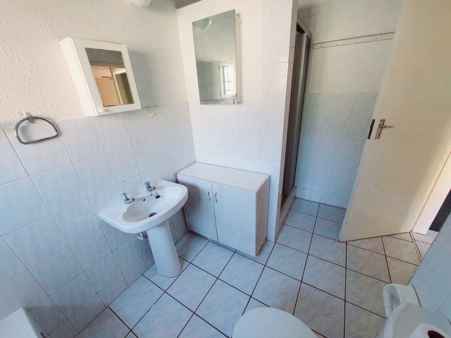 2 Bedroom Property for Sale in Magalieskruin Gauteng