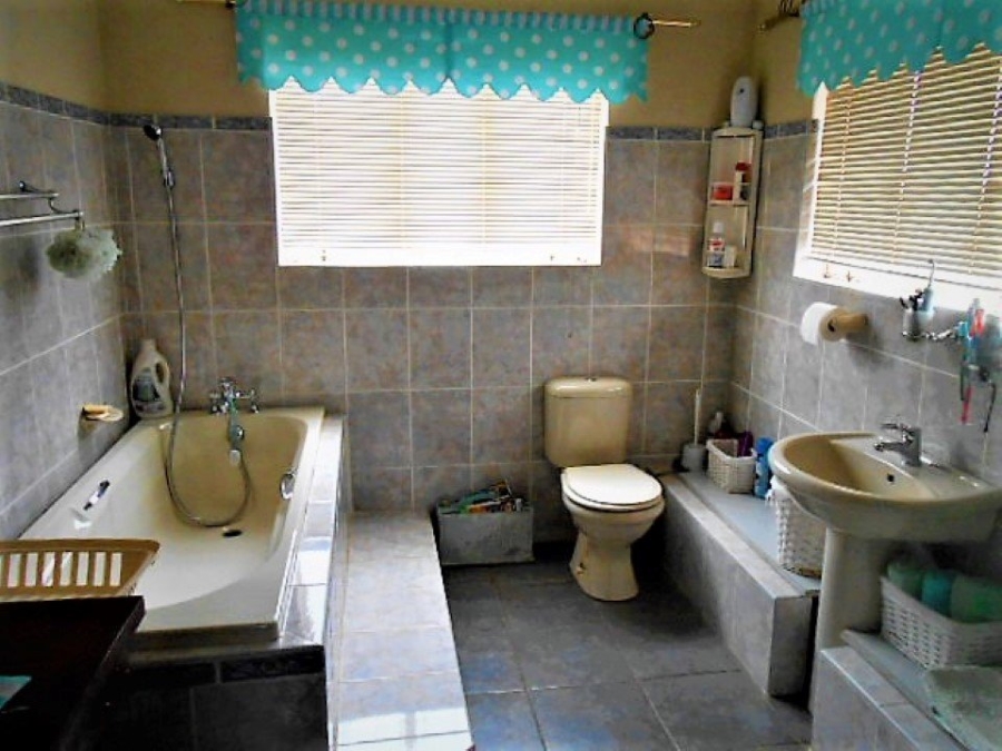 4 Bedroom Property for Sale in Vaal Marina Gauteng